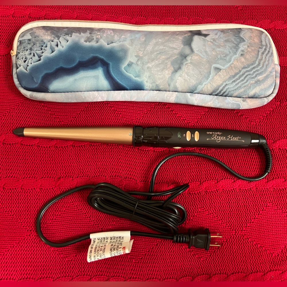 Gold and Black Curling Iron Comes with a case